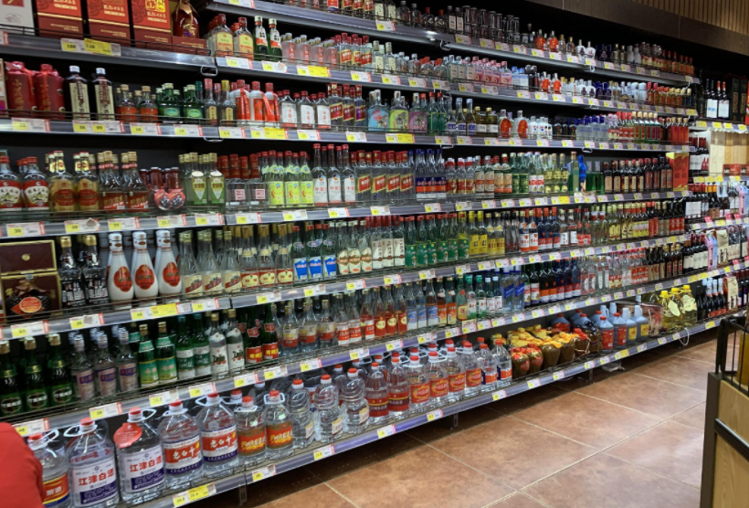 超市里这5款纯粮佳酿,便宜好喝回甘香醇,自饮送礼都有面子